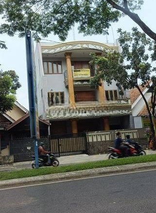 Rumah Eks Kantor Hadap Jalan Boulevard Rumah 4 Lantai 18 Rumah Eks Kantor Hadap Jalan Boulevard Rumah 4 Lantai Rumah Eks Kantor Hadap Jalan Boulevard Rumah 4 Lantai