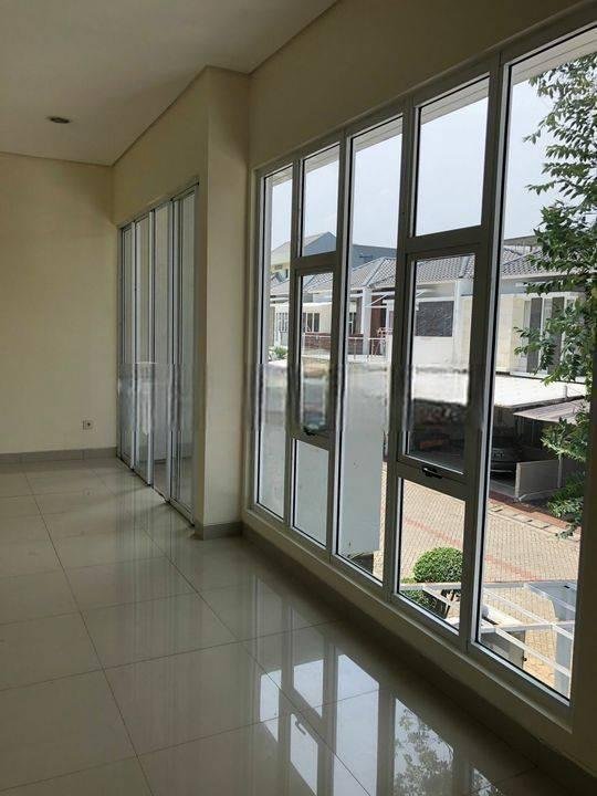 Rumah Golf Lake Residence 2lt