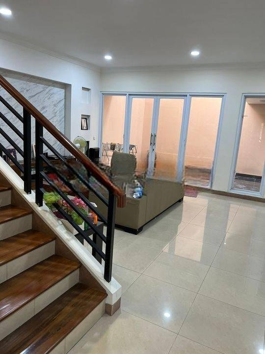 Rumah Daan Mogot Baru Cluster Ubud Full Renov 10x20m2