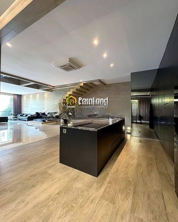 Andre Tjhia Permata Buana Luas 200m Bangunan 4 Lantai Lokasi Premium