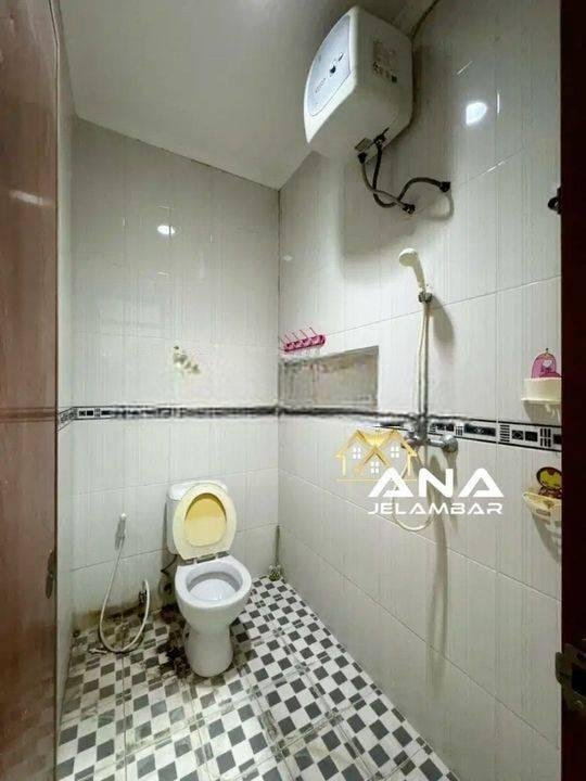 ANA*RUMAH DI KAV.POLRI 3LT LUAS 4X15M JLN 2 MOBIL JELAMBAR - *GOOD-DEAL!!*