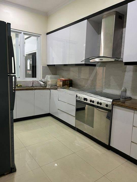 Rumah Daan Mogot Baru Cluster Ubud Full Renov 10x20m2