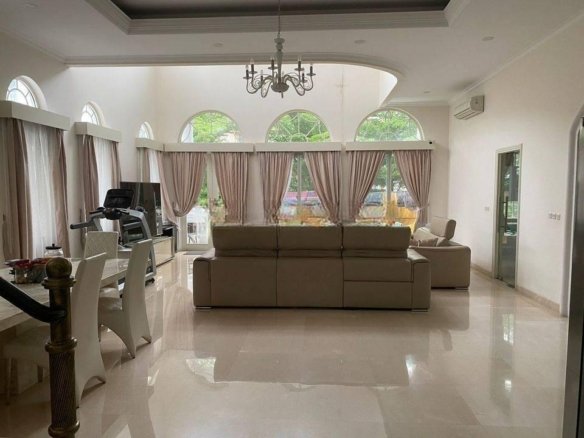 Disewakan Rumah Pik 15x30, 2 Lantai, Unfurnished 38 Disewakan Rumah Pik 15x30, 2 Lantai, Unfurnished Disewakan Rumah Pik 15x30
