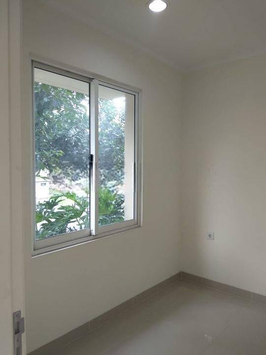 Rumah Sewa Cluster Tesla kt.3+1 Murah di Cluster Tesla gading serpong 2 Lantai Bagus Unfurnished