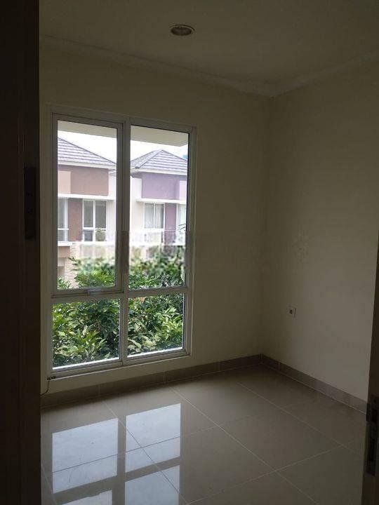Rumah Sewa Cluster Tesla kt.3+1 Murah di Cluster Tesla gading serpong 2 Lantai Bagus Unfurnished