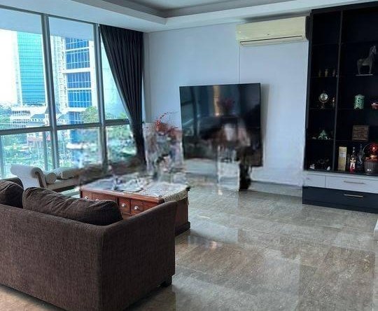 Apartemen The Windsor at Puri Indah. Private Lift. Furnish.