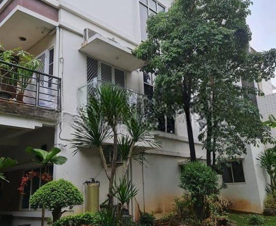 rumah PIK di Crown Golf tipe Hoek lokasi bagus