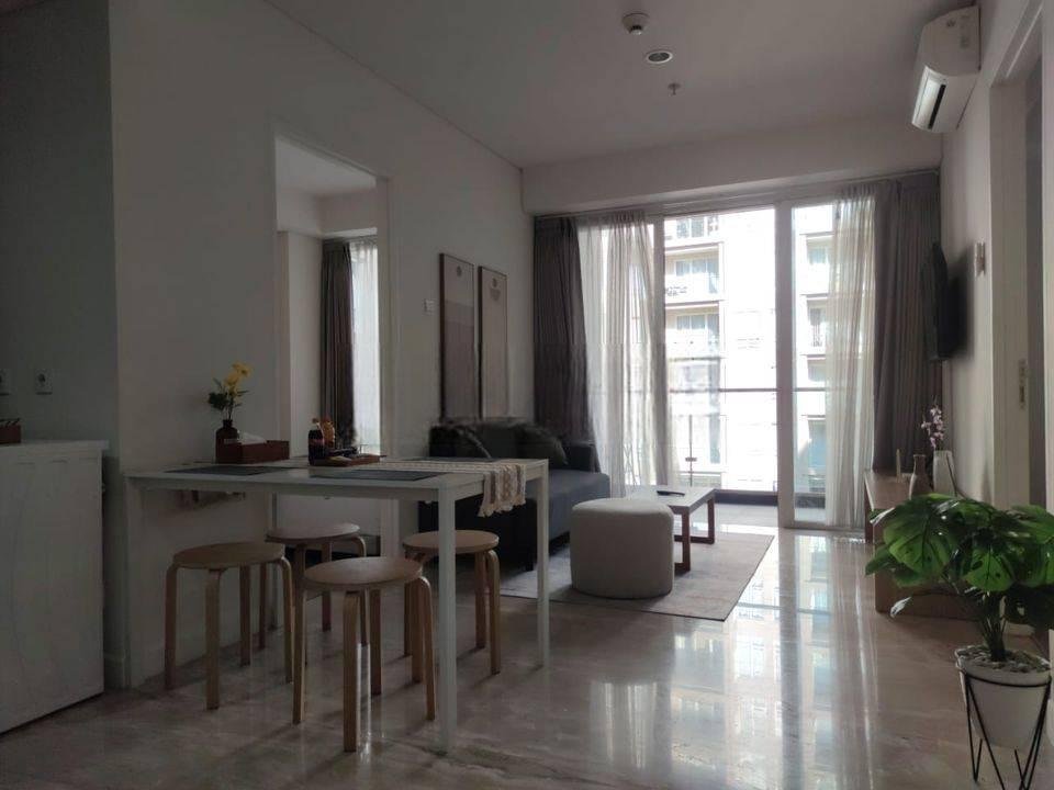 Dijual Apartemen Sangat Bagus 2 BR Furnished Landmark Residence