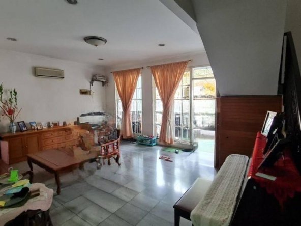 Rumah Muara Karang Blok 8. 10x20. Selatan. Lokasi Bagus. Nego