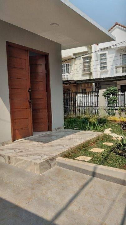 DI JUAL RUMAH MEWAH 2LANTAI DI CENGKARENG JAKARTA BARAT