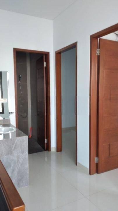 DI JUAL RUMAH MEWAH 2LANTAI DI CENGKARENG JAKARTA BARAT