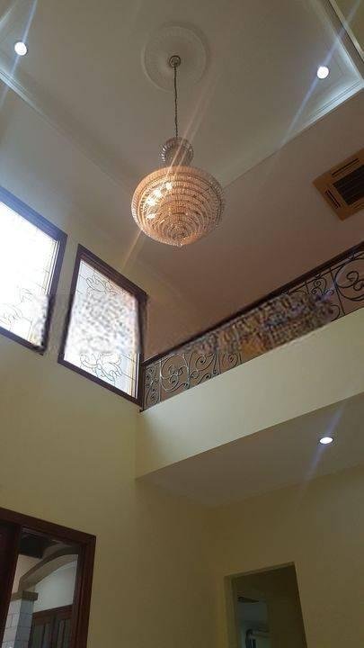 Jual cepat Rumah Mewah 2 lantai kondisi bagus terawat di kawasan elit Raffles Hill Cibubur Jakarta Timur. Lokasi strategis