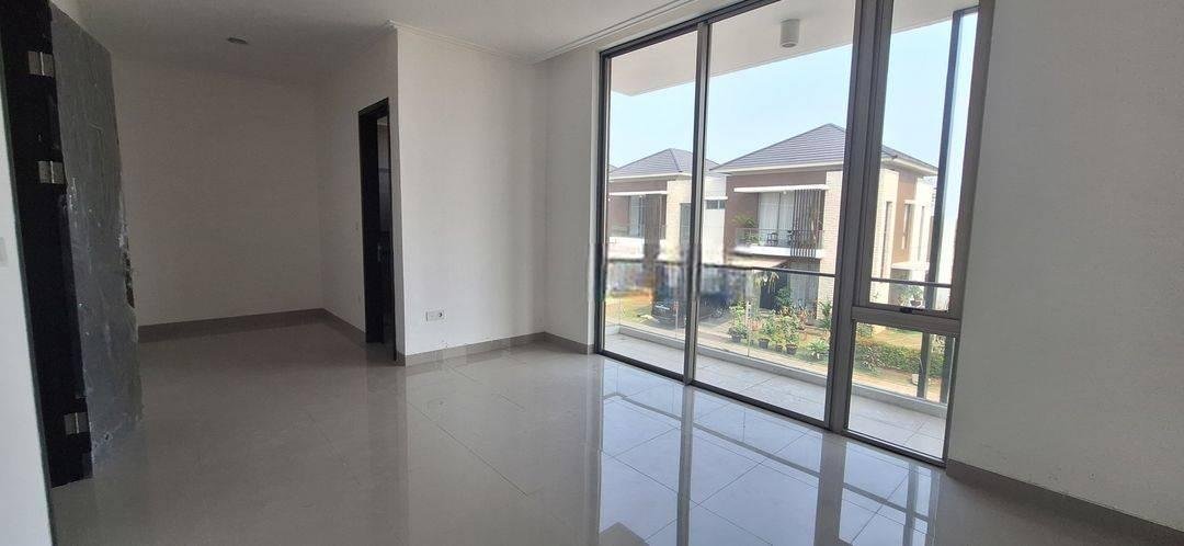 rumah 2 lantai PIK 2 uk 10x15m kosongan