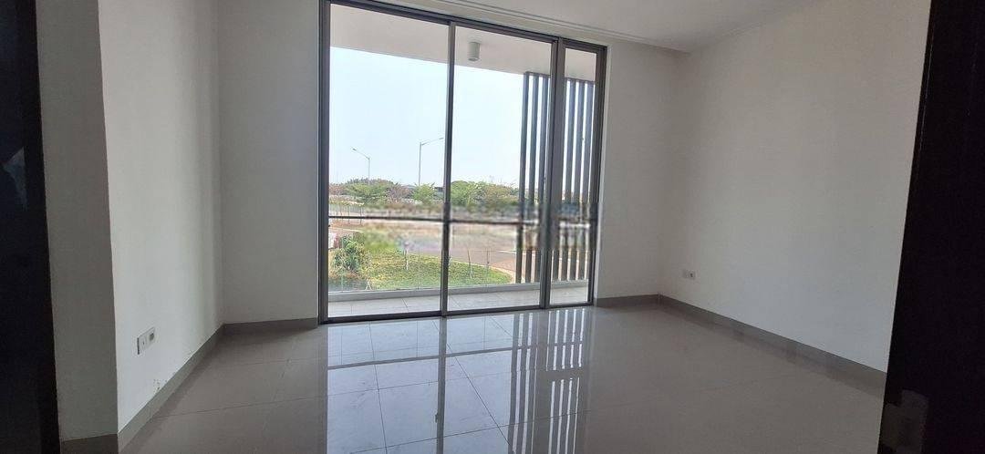 rumah 2 lantai PIK 2 uk 10x15m kosongan