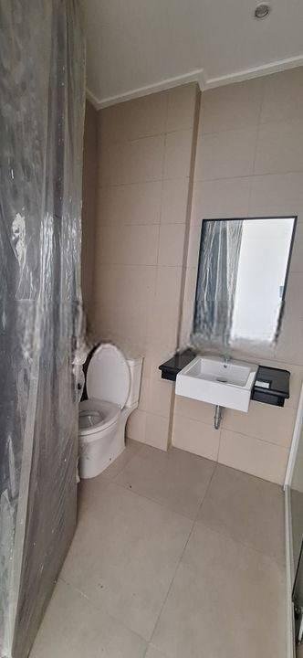 rumah 2 lantai PIK 2 uk 10x15m kosongan