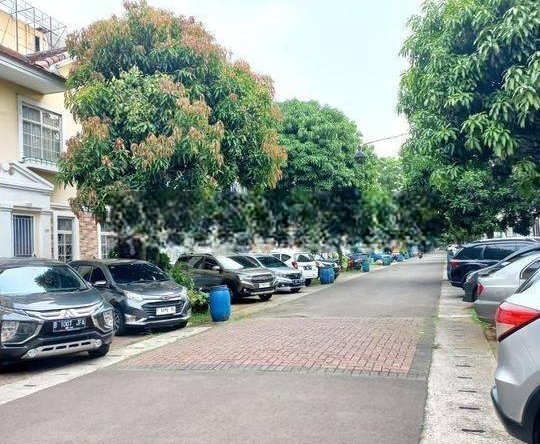 TOWN HOUSE BAGUS SIAP HUNI DI LIPPO KARAWACI
