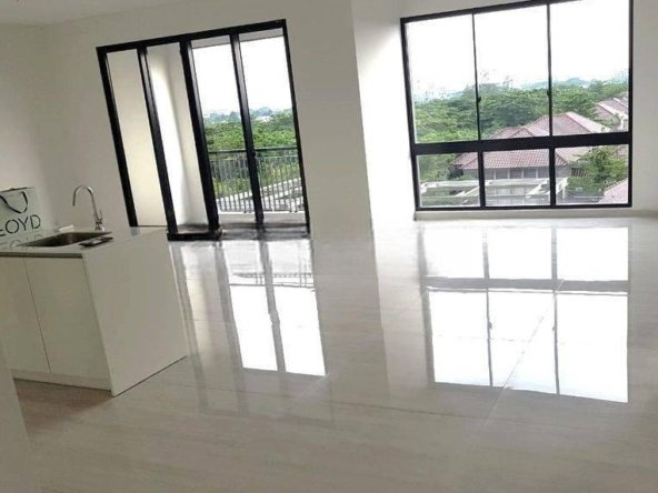 Dijual Apartemen Type 3 BR Siap Huni Kondisi Bagus Di Lloyd Area Alam Sutera