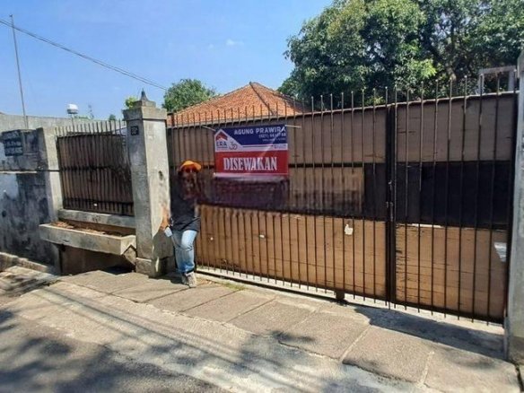 Rumah luas di Lagga Raya, Lenteng Agung 18 Rumah luas di Lagga Raya, Lenteng Agung Rumah luas di Lagga Raya