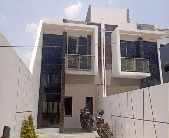 Rumah Cipinang Baru Harus Terjual dekat St KA Klender SHM