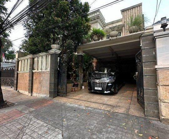 Disewakan Cepat Rumah Barito Lokasi Super Strategis, Bangunan 2 Lantai 12 Disewakan Cepat Rumah Barito Lokasi Super Strategis, Bangunan 2 Lantai Disewakan Cepat Rumah Barito Lokasi Super Strategis