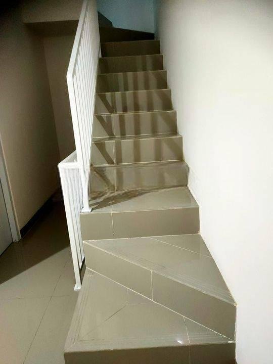 Rumah mewah di Jl.cempaka putih timur raya 2 Lantai jakarta pusat 2.4M SHM