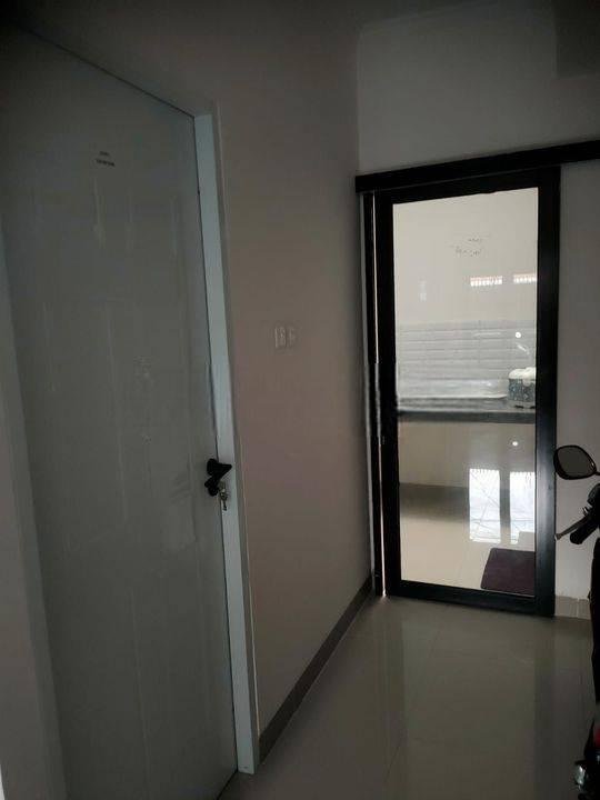 Rumah mewah di Jl.cempaka putih timur raya 2 Lantai jakarta pusat 2.4M SHM