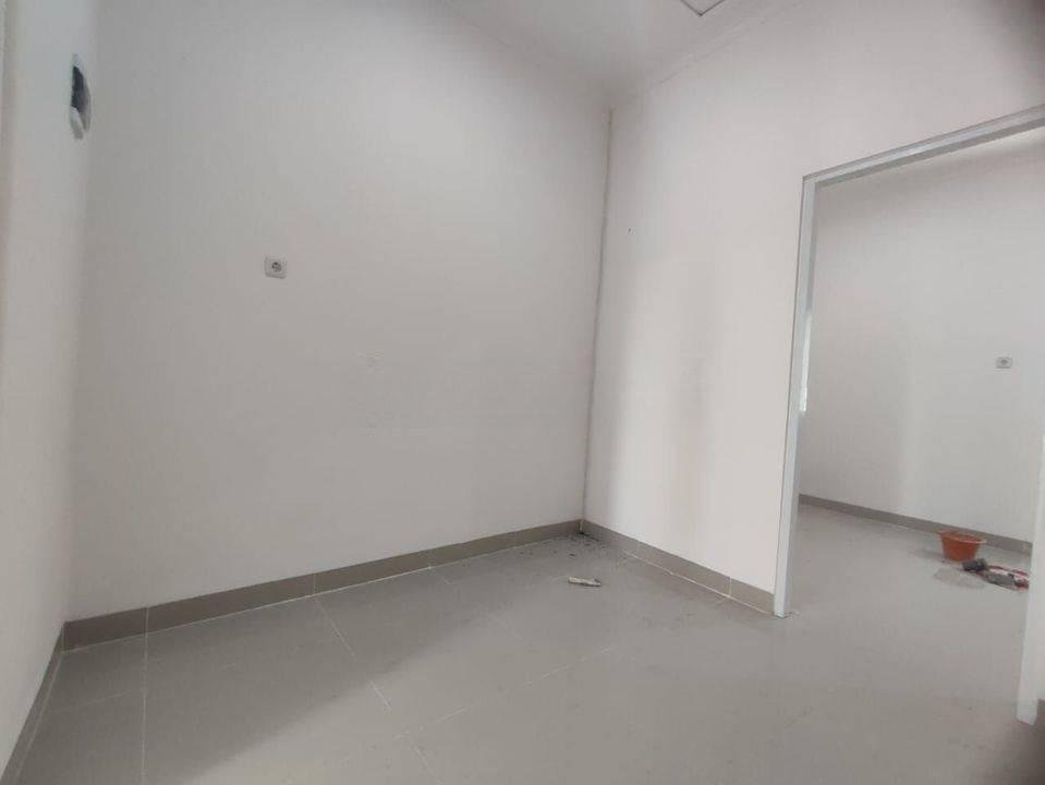 Rumah mewah di Jl.cempaka putih timur raya 2 Lantai jakarta pusat 2.4M SHM