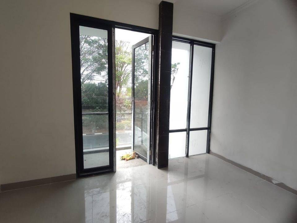 Rumah mewah di Jl.cempaka putih timur raya 2 Lantai jakarta pusat 2.4M SHM