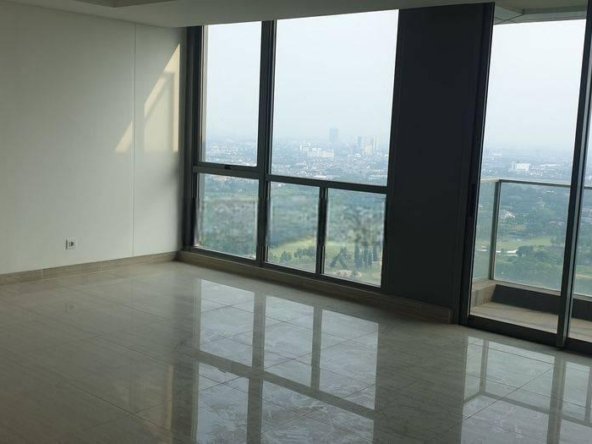 Apartment Millenium Village Karawaci 3+1 Bedroom View Golf