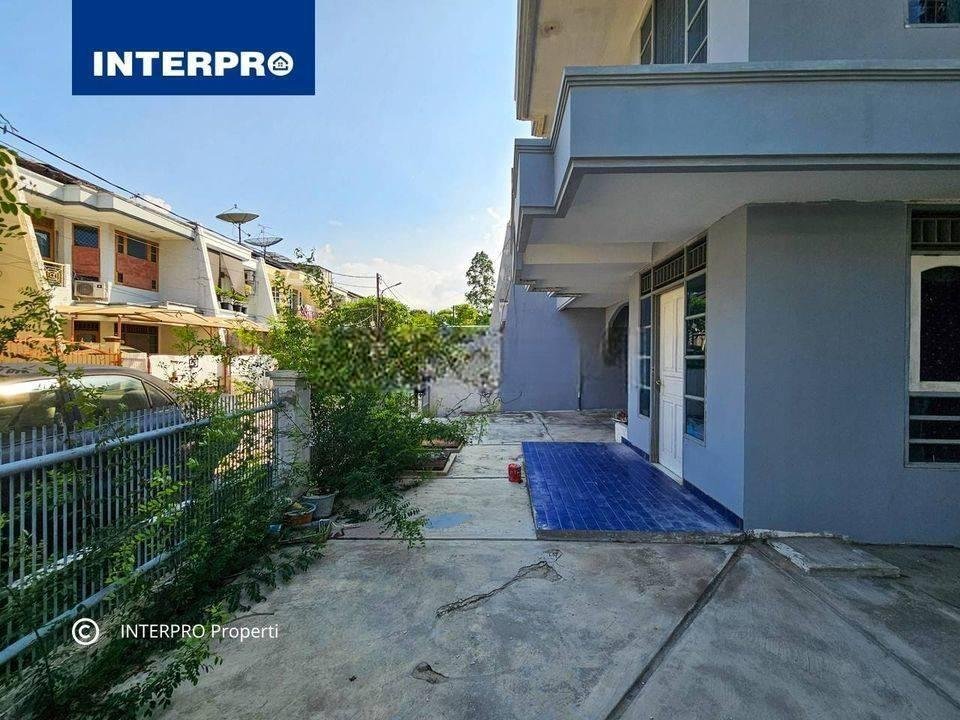 Rumah Dijual Green Garden Hoek Cluster Suasana Tenang Jalan Lebar