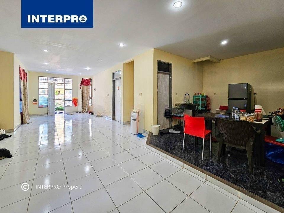 Rumah Dijual Green Garden Hoek Cluster Suasana Tenang Jalan Lebar