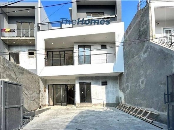 %post Dijual Rumah Bagus di Jalan Tebet Barat 3 Lantai