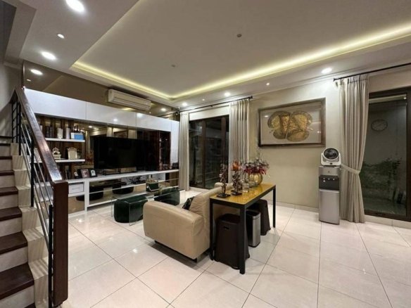 butuh cepat Rumah Mewah di Green Cove