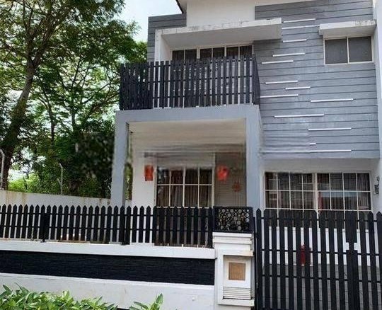 RUMAH HOEK CANTIK Dengan Taman Yang Luas DI Pantai Indah Kapuk 8 RUMAH HOEK CANTIK Dengan Taman Yang Luas DI Pantai Indah Kapuk RUMAH HOEK CANTIK Dengan Taman Yang Luas DI Pantai Indah Kapuk