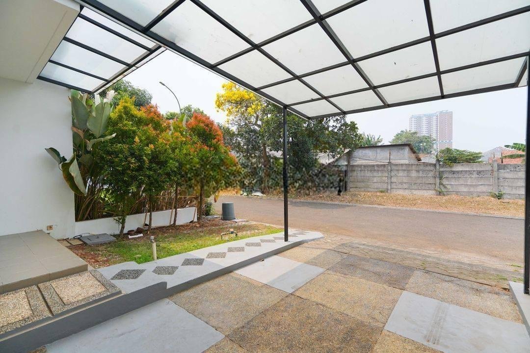 Rumah 2 Lt SHM Dekat Mall Dan Sekolah di Tangsel Siap Kpr J18716