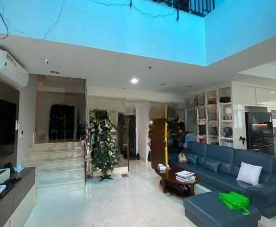 Apartemen Essence Darmawangsa 4 Kamar Tidur Bagus Semi Furnished