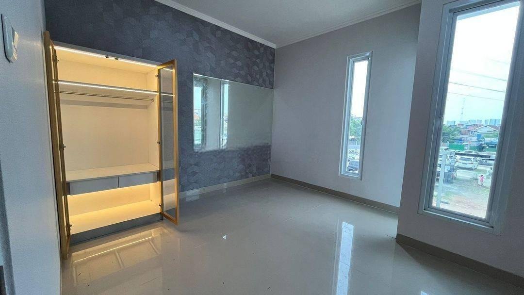 Rumah 2 Lantai Dalam Kompleks Elit Cempaka Putih