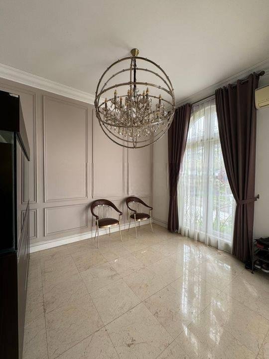 Rumah Bagus SHM di Fontainebleau Golf Residence