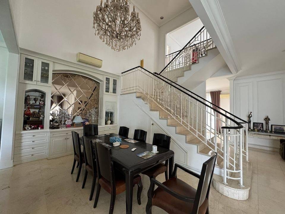 Rumah Bagus SHM di Fontainebleau Golf Residence