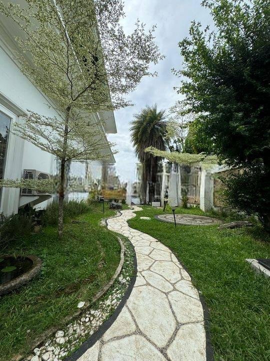 Rumah Bagus SHM di Fontainebleau Golf Residence