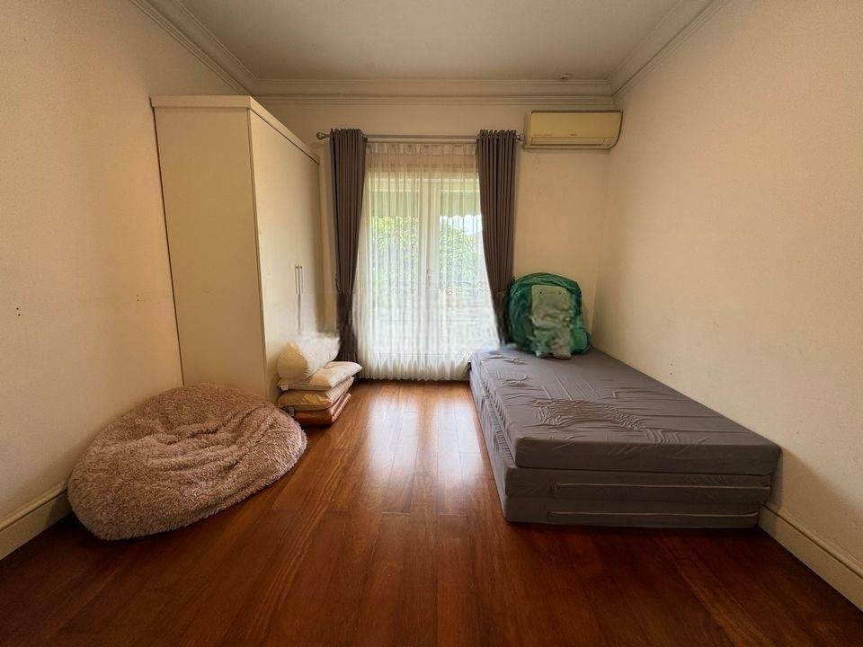 Rumah Bagus SHM di Fontainebleau Golf Residence