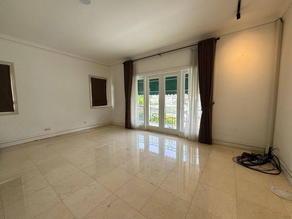 Rumah Bagus SHM di Fontainebleau Golf Residence