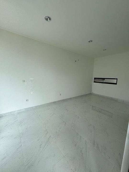 Disewakan Murah Rumah Baru 2lantai Golf Island