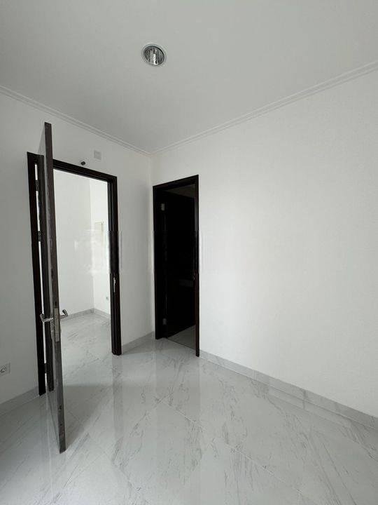 Disewakan Murah Rumah Baru 2lantai Golf Island