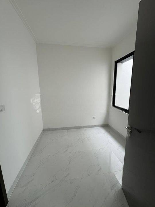 Disewakan Murah Rumah Baru 2lantai Golf Island