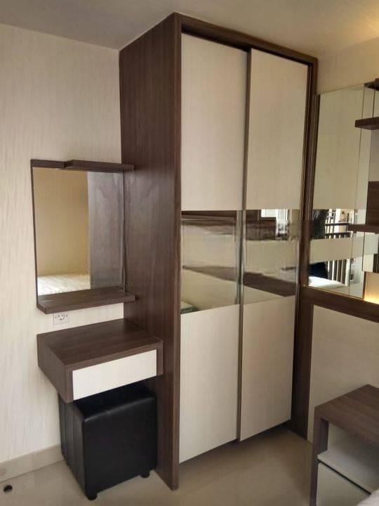 full furnish dengan view kolam renang