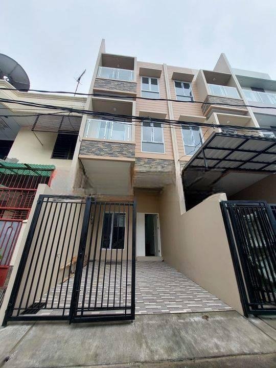 Rumah grogol 3 lantai shm jalan 2 mobil