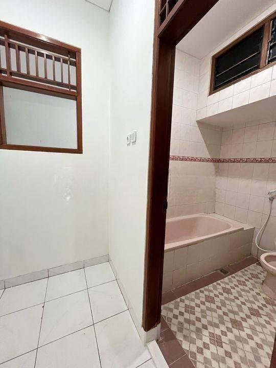 Disewakan Rumah Dua Lantai Siap Huni di Jakarta Pusat