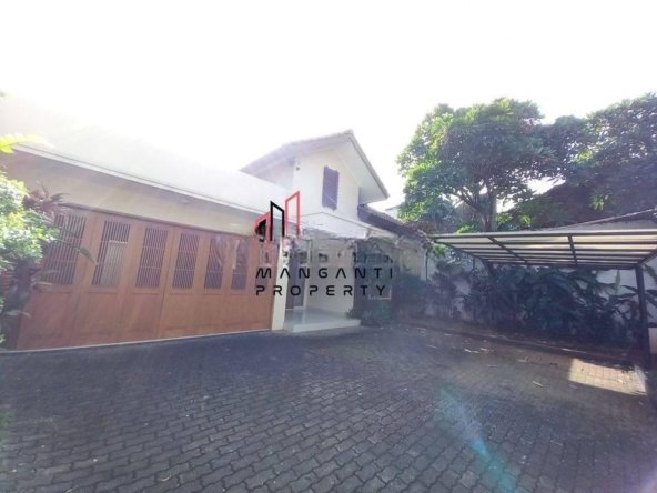 Disewakan Rumah Bangunan 1 Lantai Di Cipete Dekat Sekolah Prancis For Rent House Beautiful Single House Big Garden Nice Garden And Private Pool And Near School France And Near Mrt And Kebayoran Baru And Kemang Area Cipete Jakarta Selatan