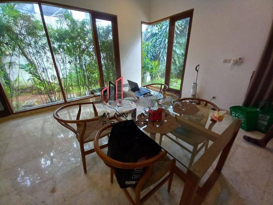 Disewakan Rumah Bangunan 1 Lantai Di Cipete Dekat Sekolah Prancis For Rent House Beautiful Single House Big Garden Nice Garden And Private Pool And Near School France And Near Mrt And Kebayoran Baru And Kemang Area Cipete Jakarta Selatan
